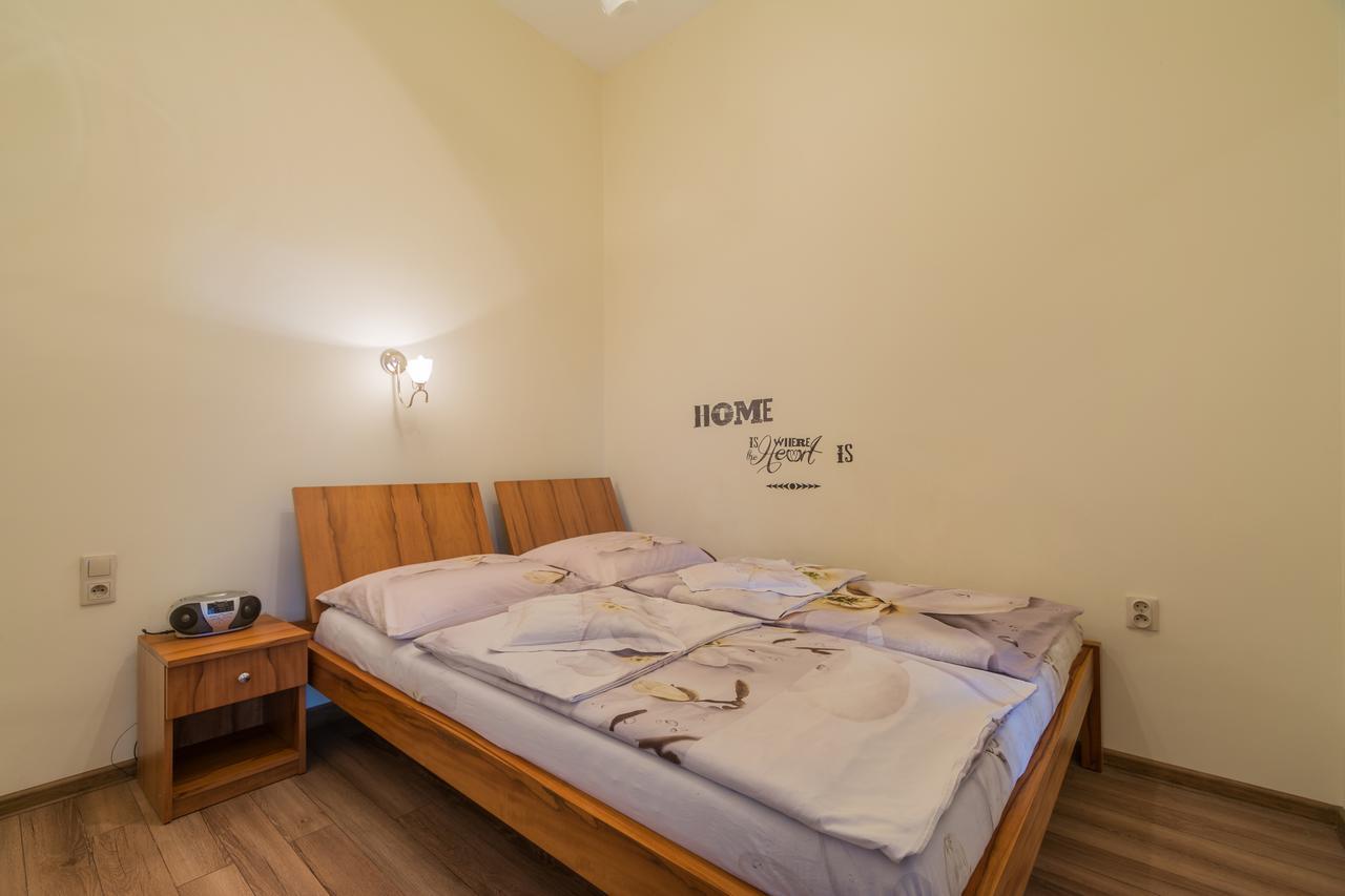 Luxor Apartment Krakow Luaran gambar